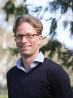 Dr. Bjoern Dressel